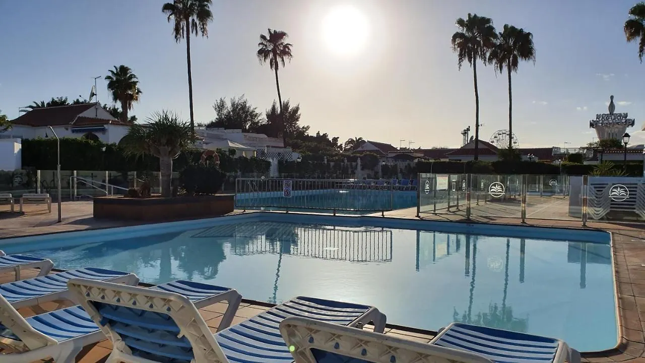 Сasa de vacaciones Nelidas Pri. Bungalow Pool & Wifi Free. Villa San Bartolomé España